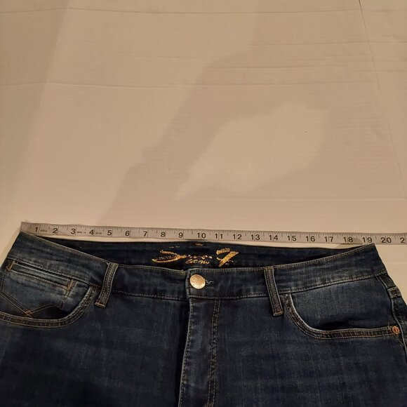 Seven7 Boombshell Hi Rise Bootcut Jeans Size 16W - Picture 7 of 10